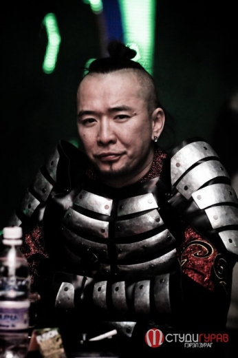 “Хар сарнай”-гийн Амараа олон түмнийг чирэгдүүлэв